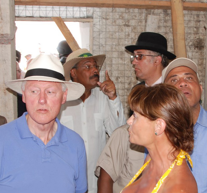 President Bill Clinton and President Martelly visiting the GPSI house